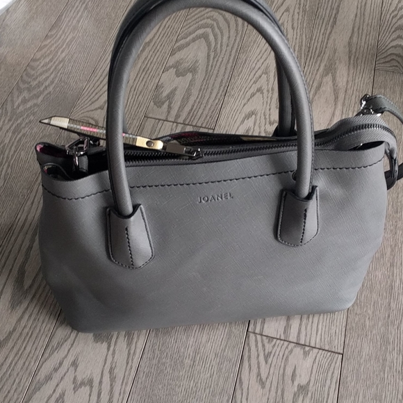 Beautiful grey bag by Joanel✴️✴️✴️✴️🌸 - Picture 3 of 12